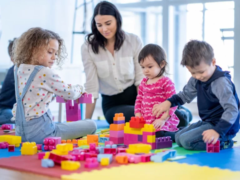 garde d’enfants à domicile autour de Niort
